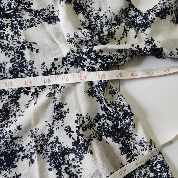 $5 LAST CALL! CLUB MONACO // Floral Blouse - Picture 9 of 9